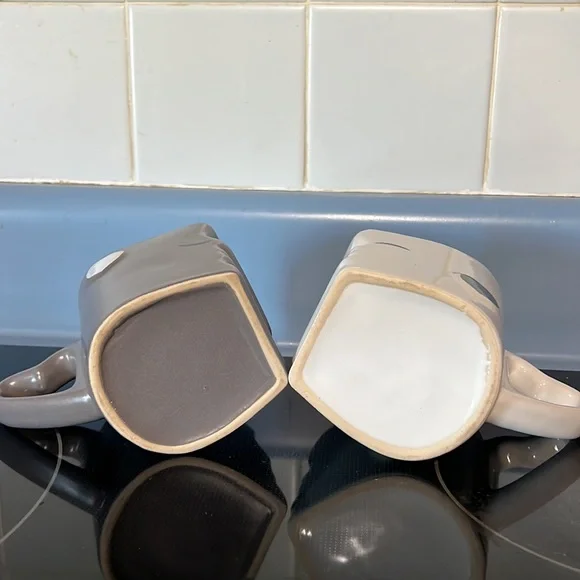 Kissing Coffee Mugs - Picture 5 of 5